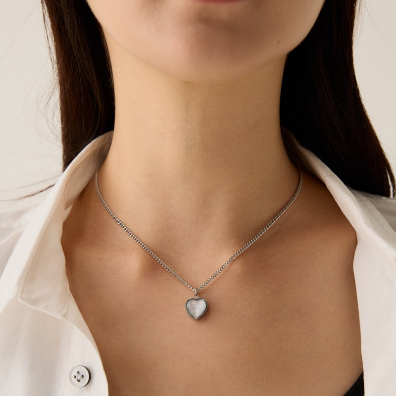 サージカル ジャムストーン ハート ペンダント ネックレス / SURGICAL GEMSTONE HEART PENDANT NECKLACE