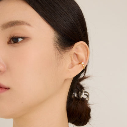 ホワイト ストーン ポイント イヤーカフ / WHITE STONE POINT EARCUFF