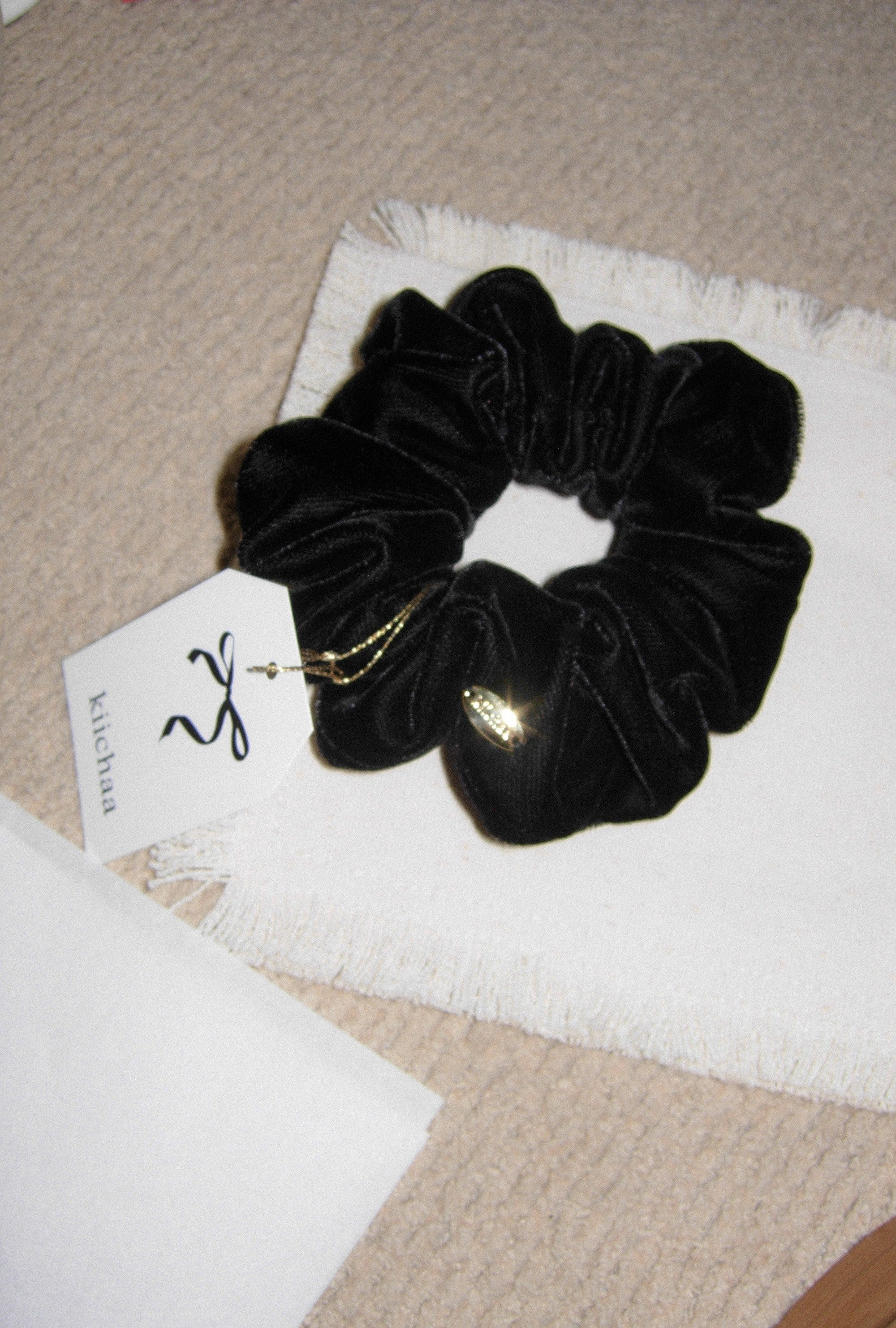Sabrin Scrunchie