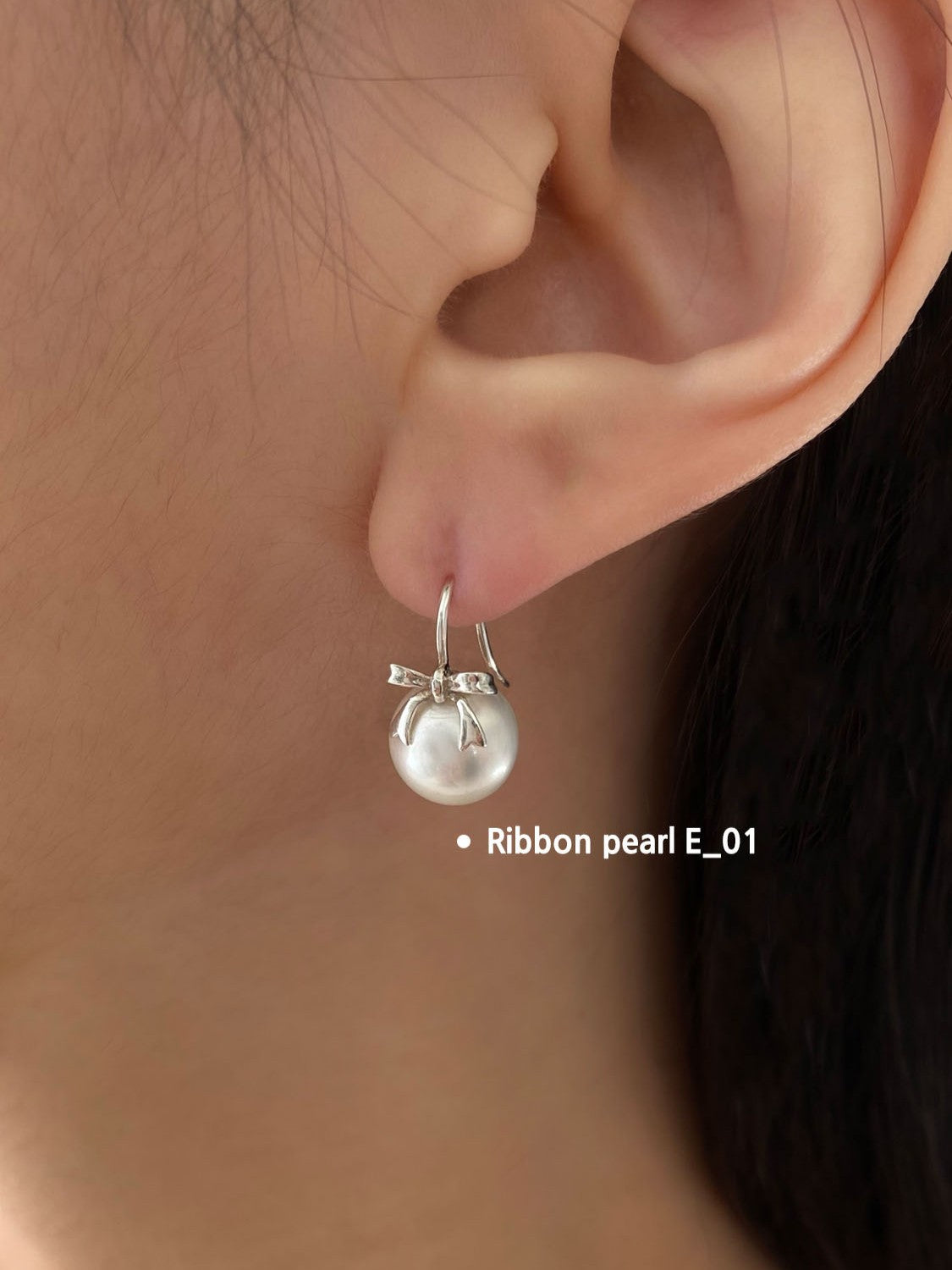 Ribbon pearl earring