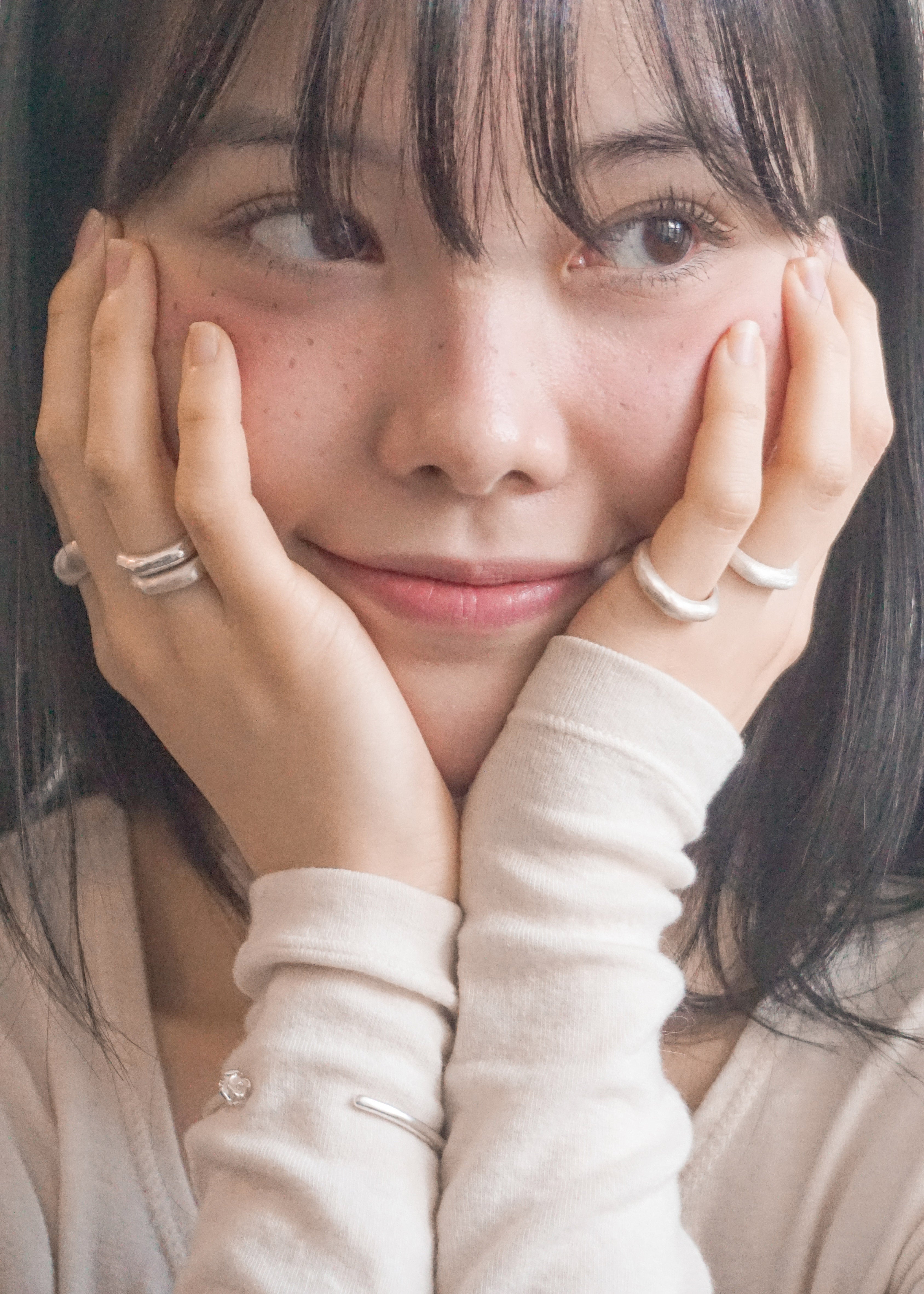 FLOWER BANGLE BRACELET