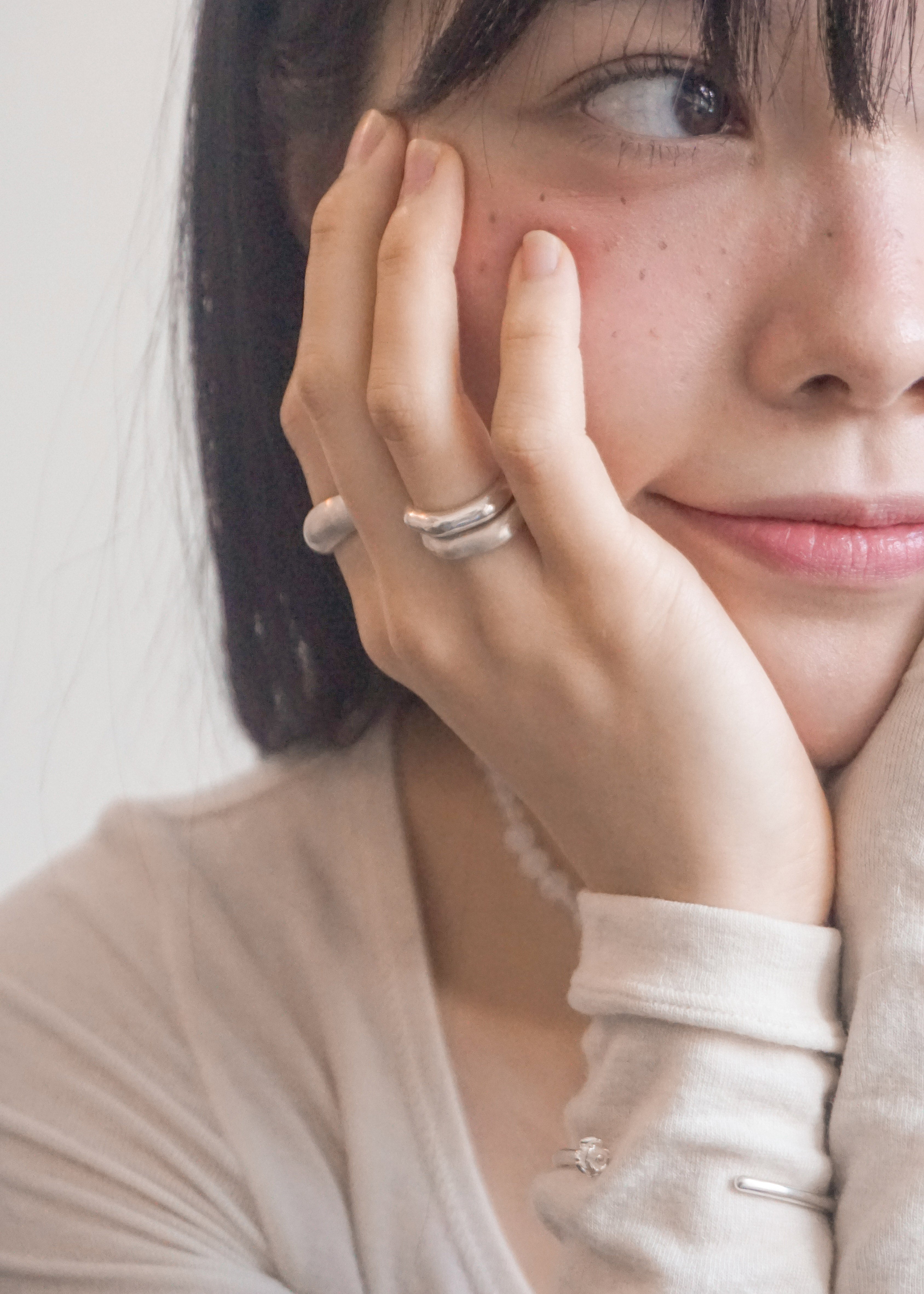 FLOWER BANGLE BRACELET