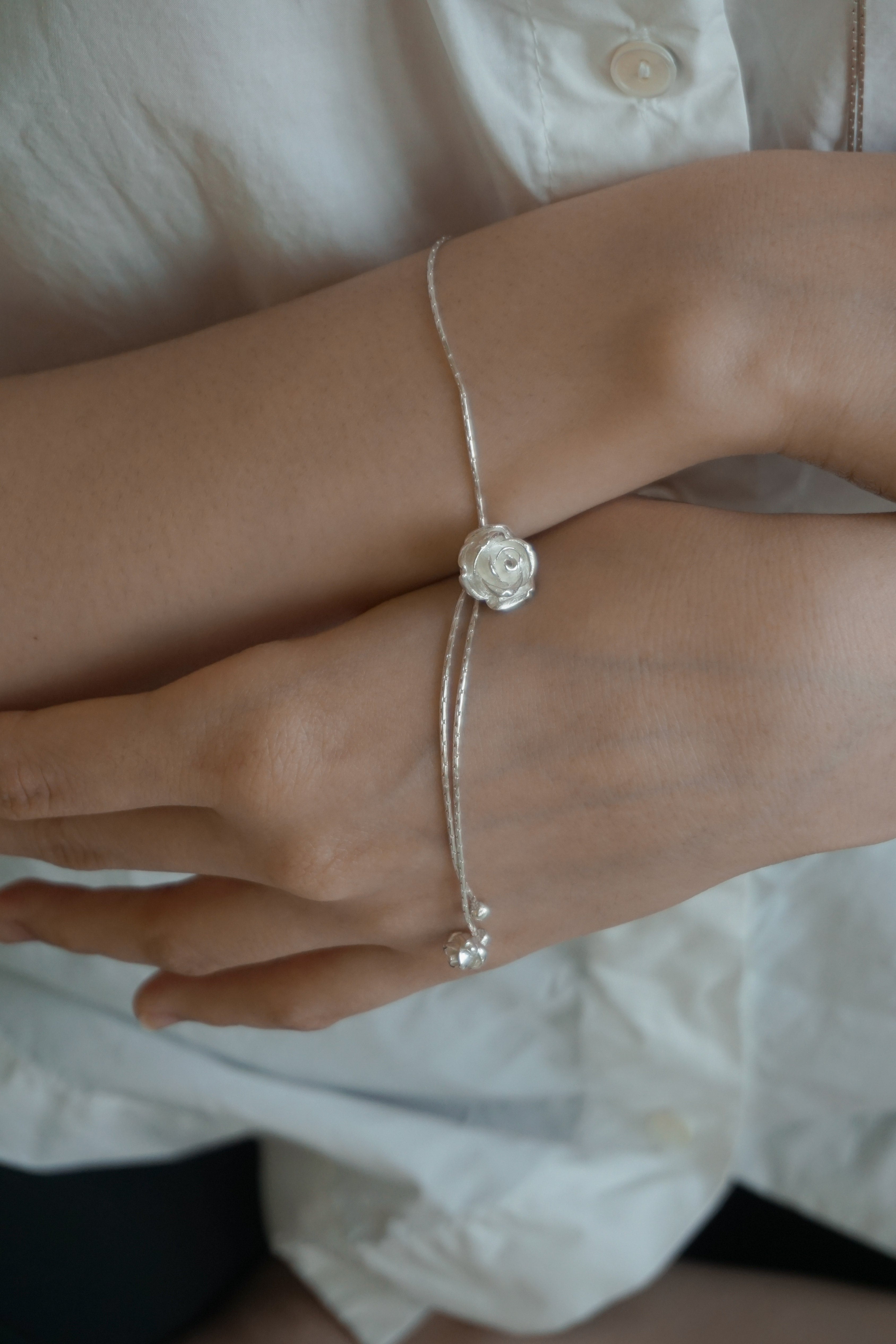 DOUBLE FLOWER DROP BRACELET