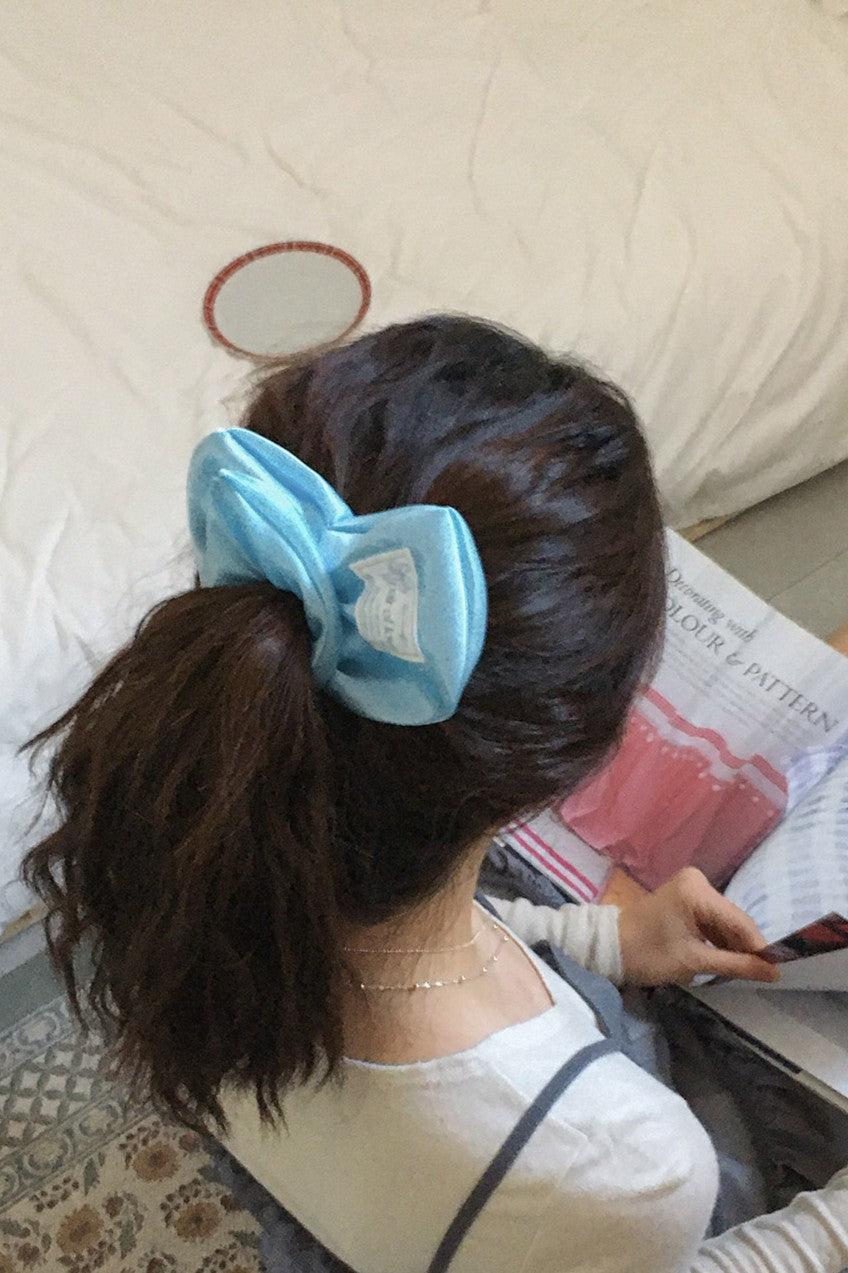 SATIN HEART SCRUNCHIE