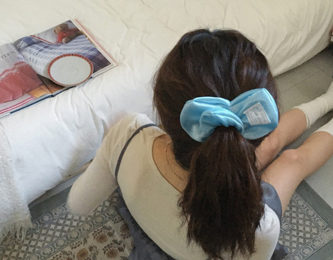 SATIN HEART SCRUNCHIE