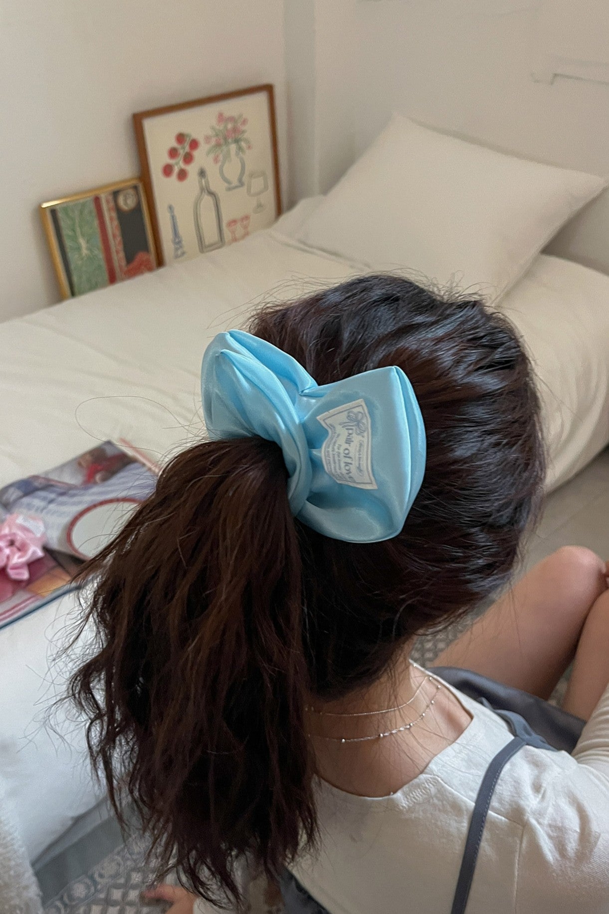 SATIN HEART SCRUNCHIE