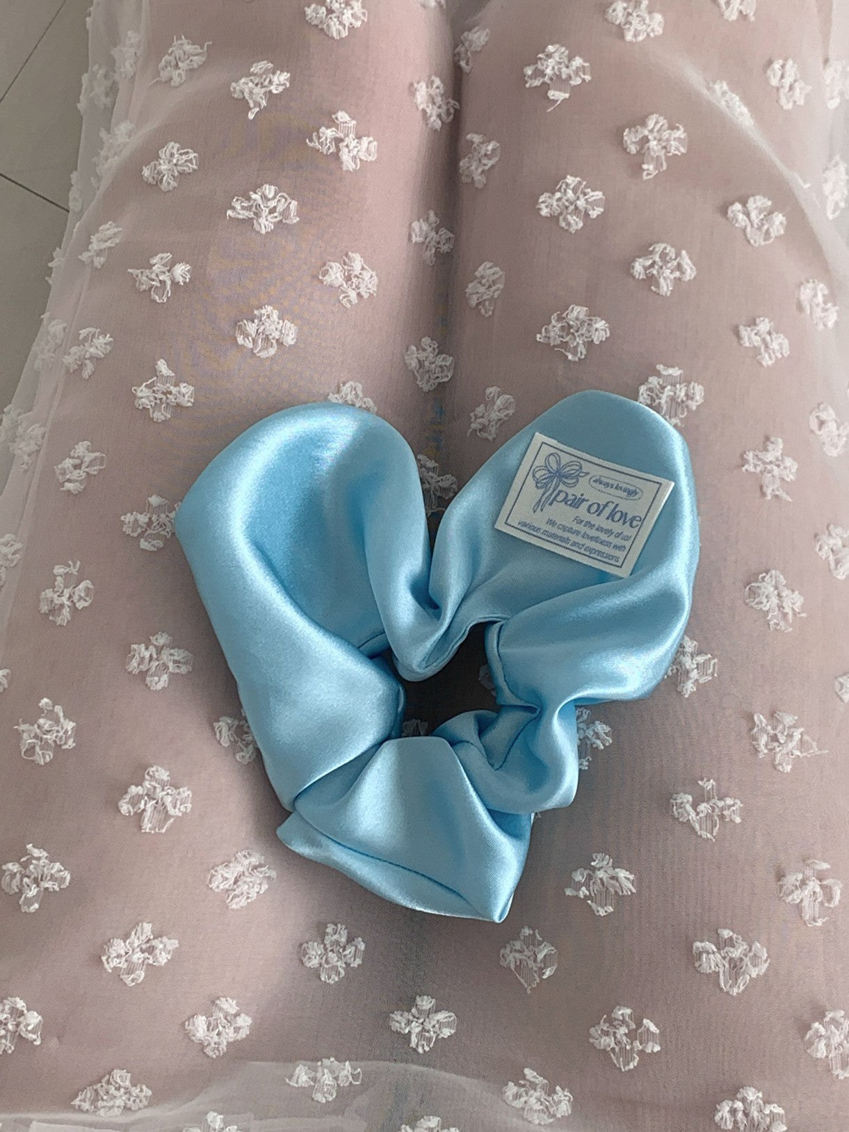 SATIN HEART SCRUNCHIE