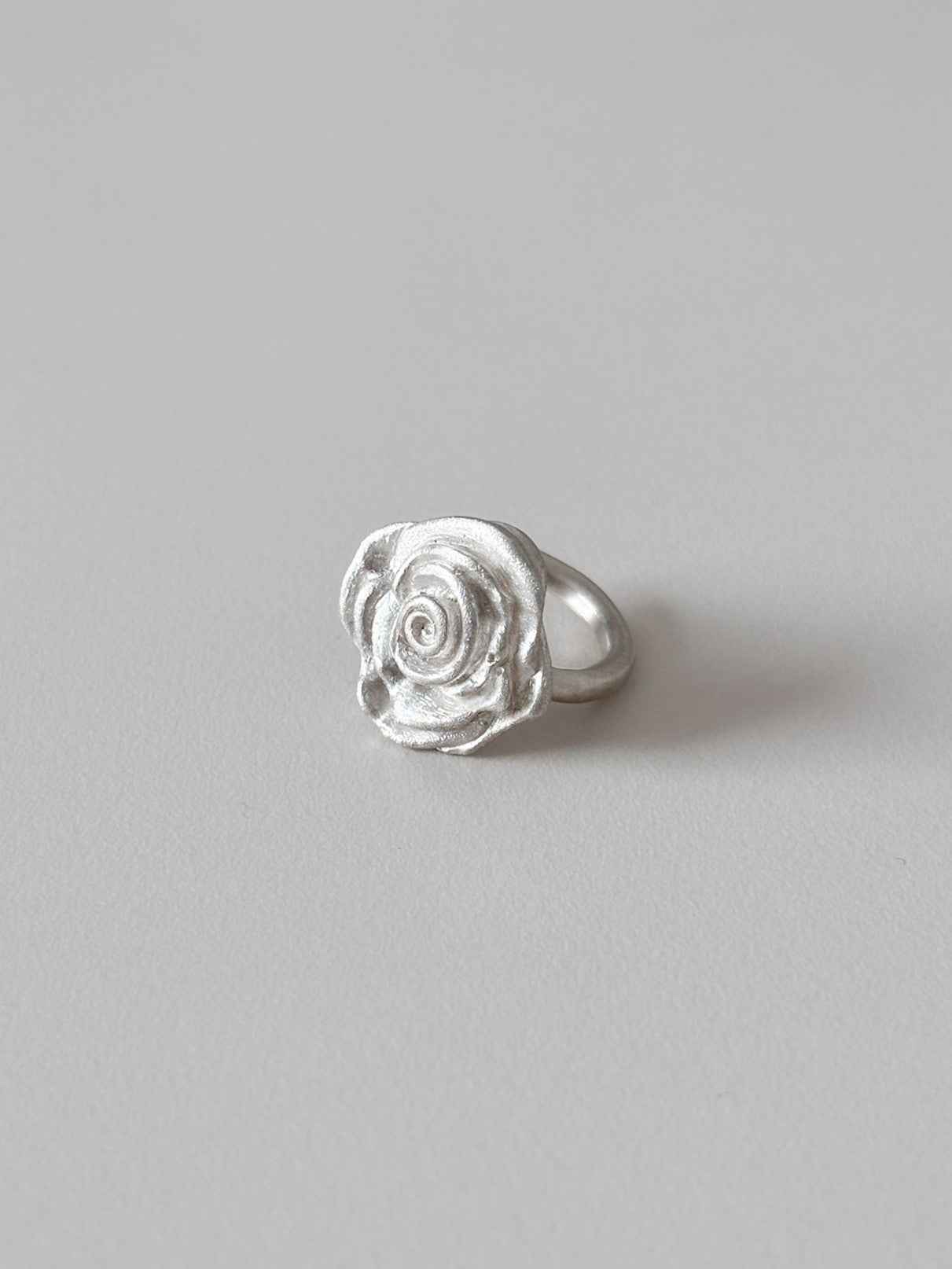 BIG ROSE RING