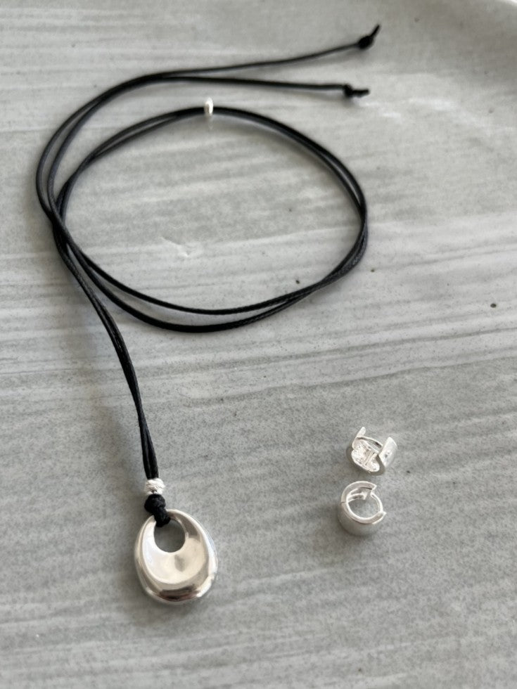 フラットミラーフープピアス