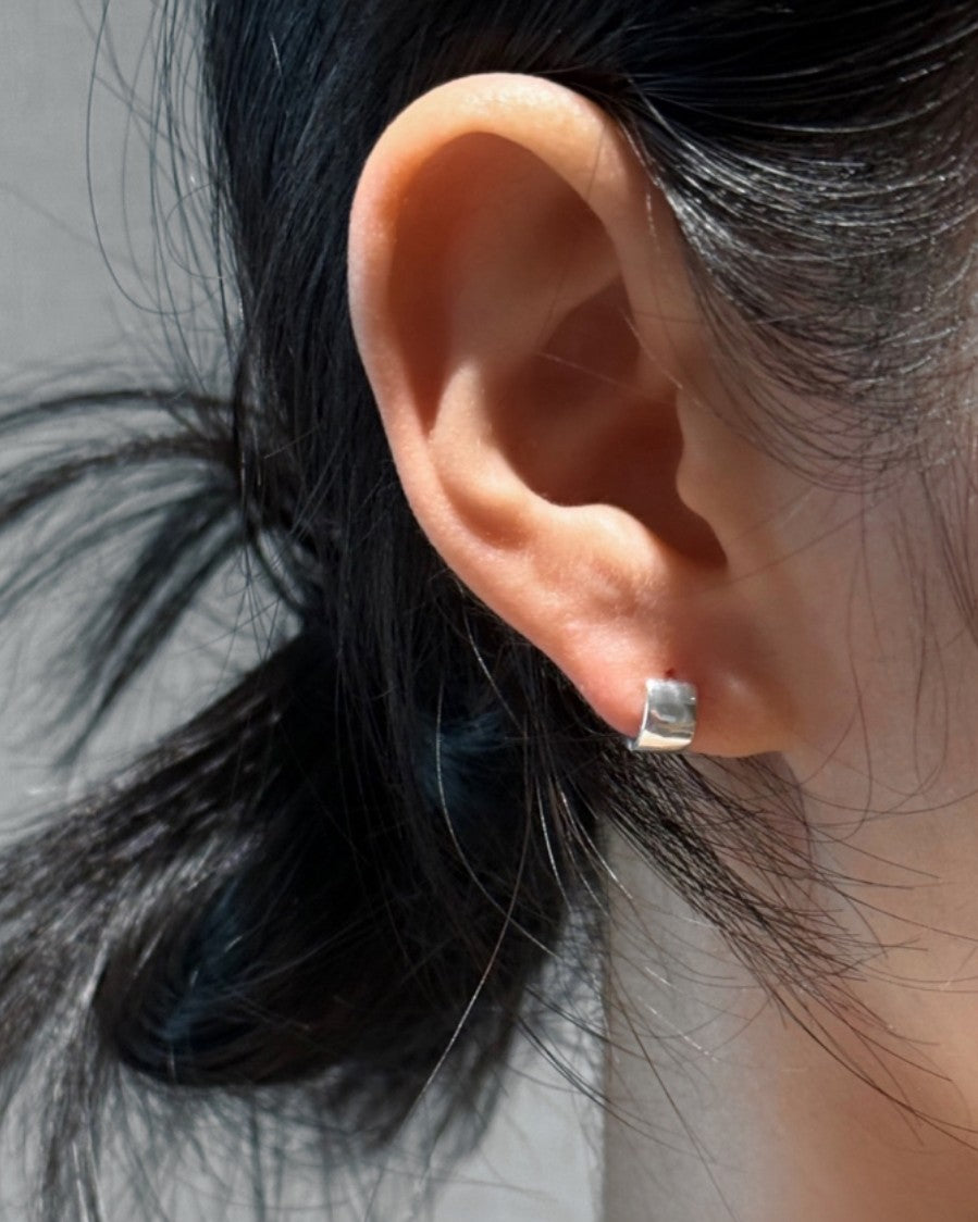 フラットミラーフープピアス