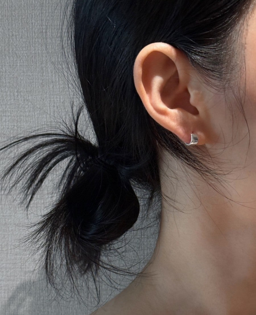 フラットミラーフープピアス