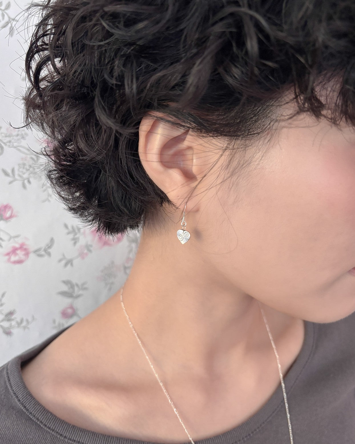 MELLOW DROP HEART EARRING