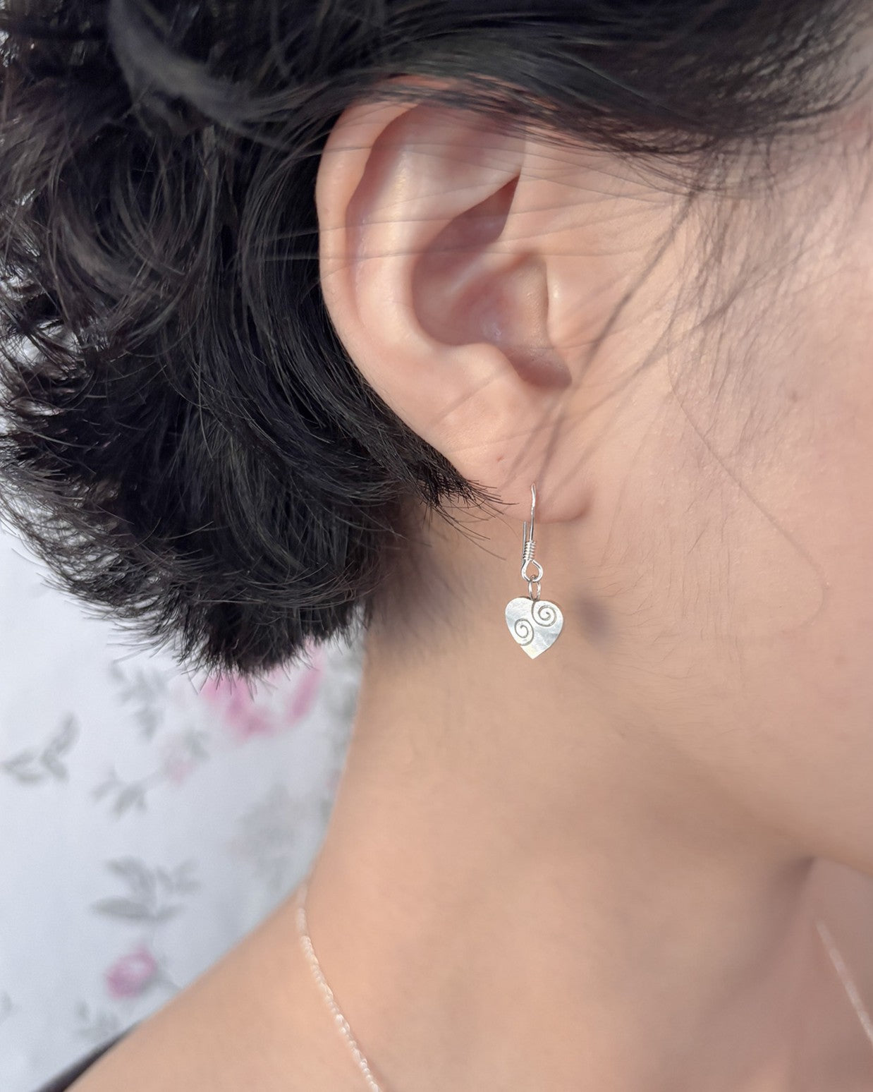MELLOW DROP HEART EARRING