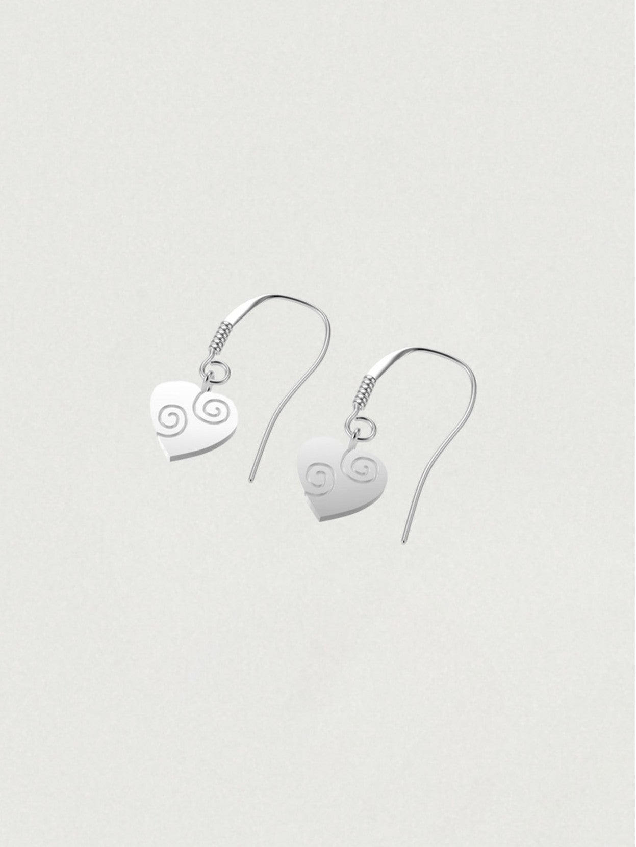 MELLOW DROP HEART EARRING