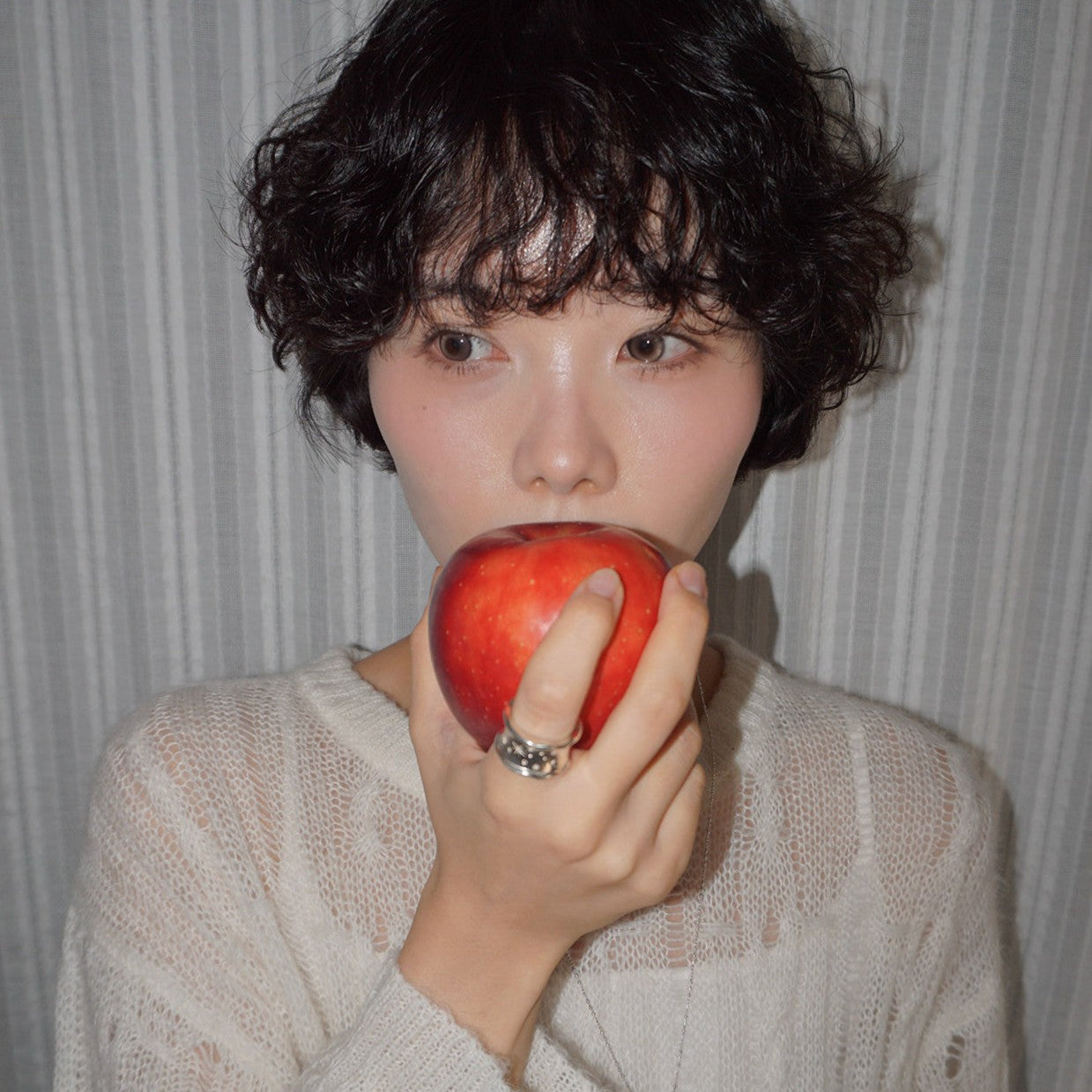 STARLIGHT WAVE BOLD RING