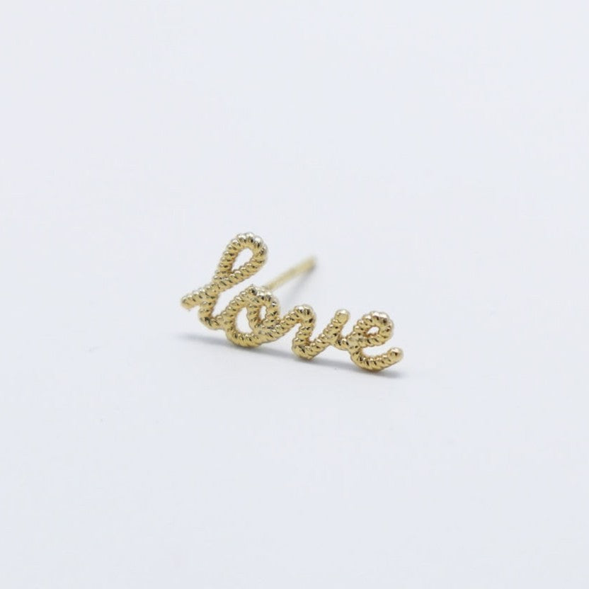イニシャルツイストスタッドピアス