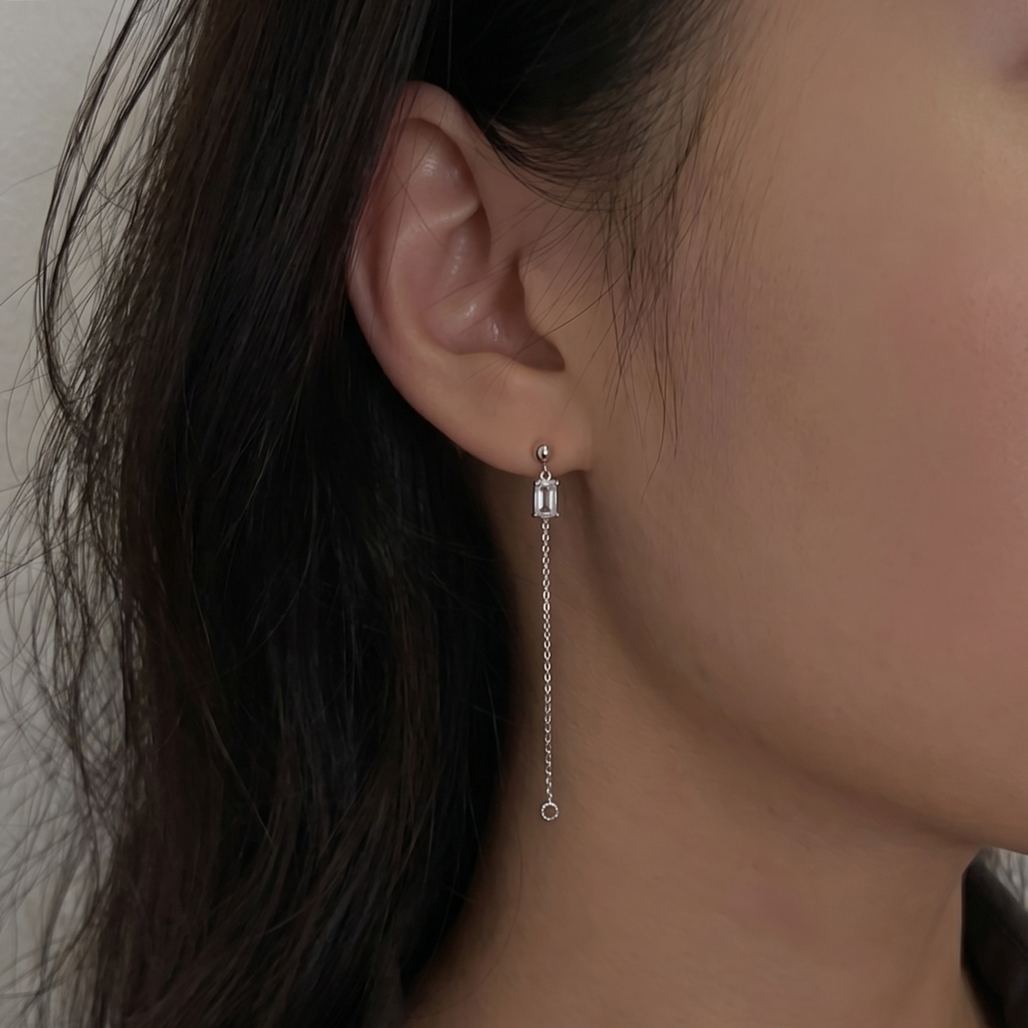 エメラルドカット ドロップチェーンピアス