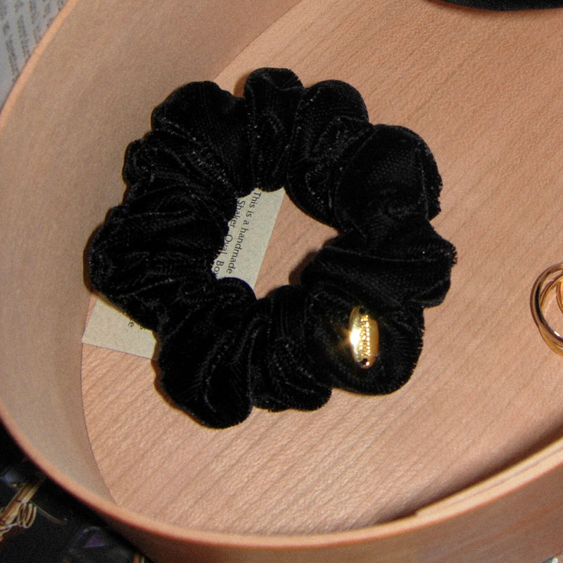 Sabrin Scrunchie