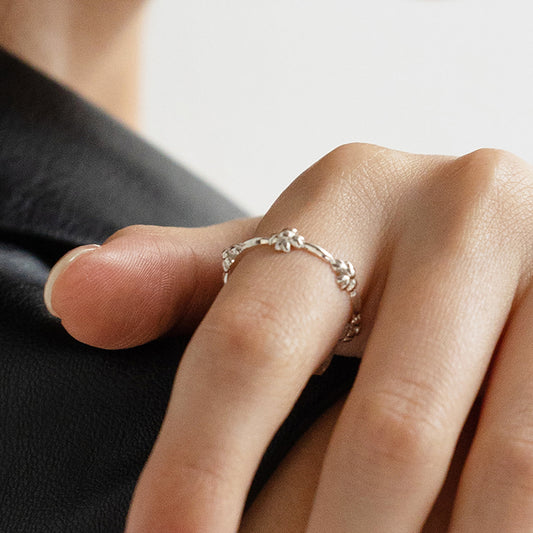 unit clover ring