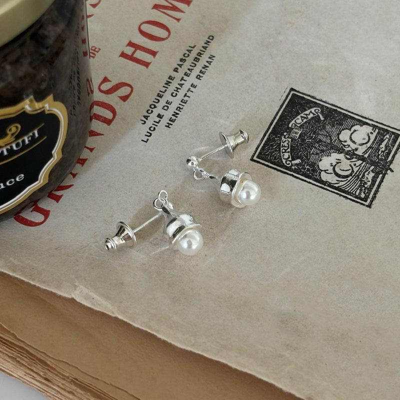 Dewy pearl earring   (Sterling Silver)
