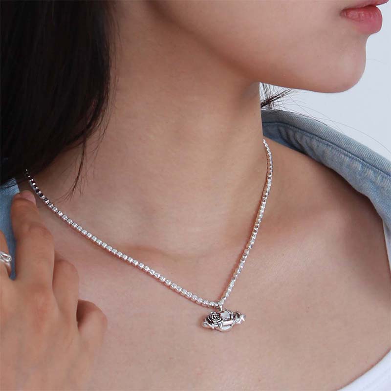 saturn cube chain necklace