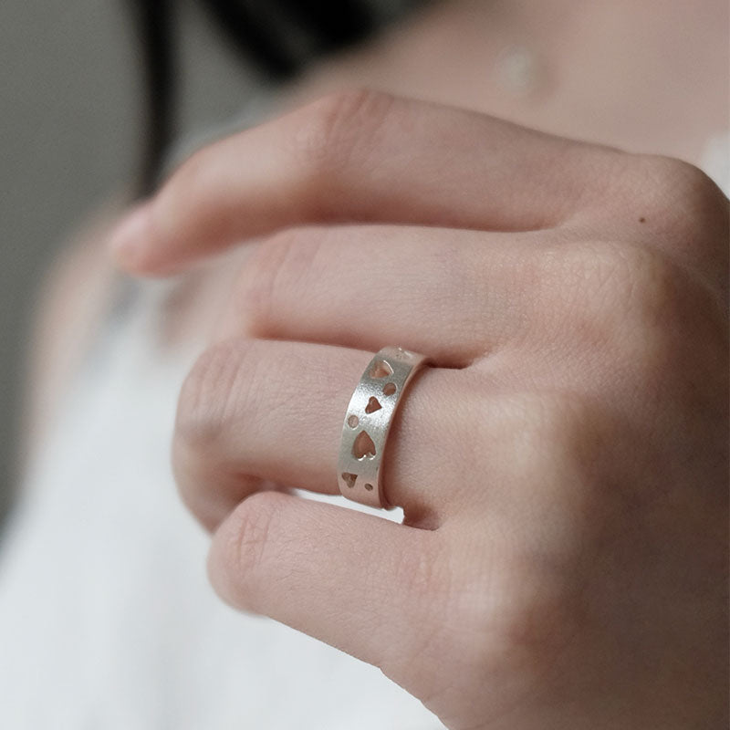 [アモンズ限定] Flat open work heart ring