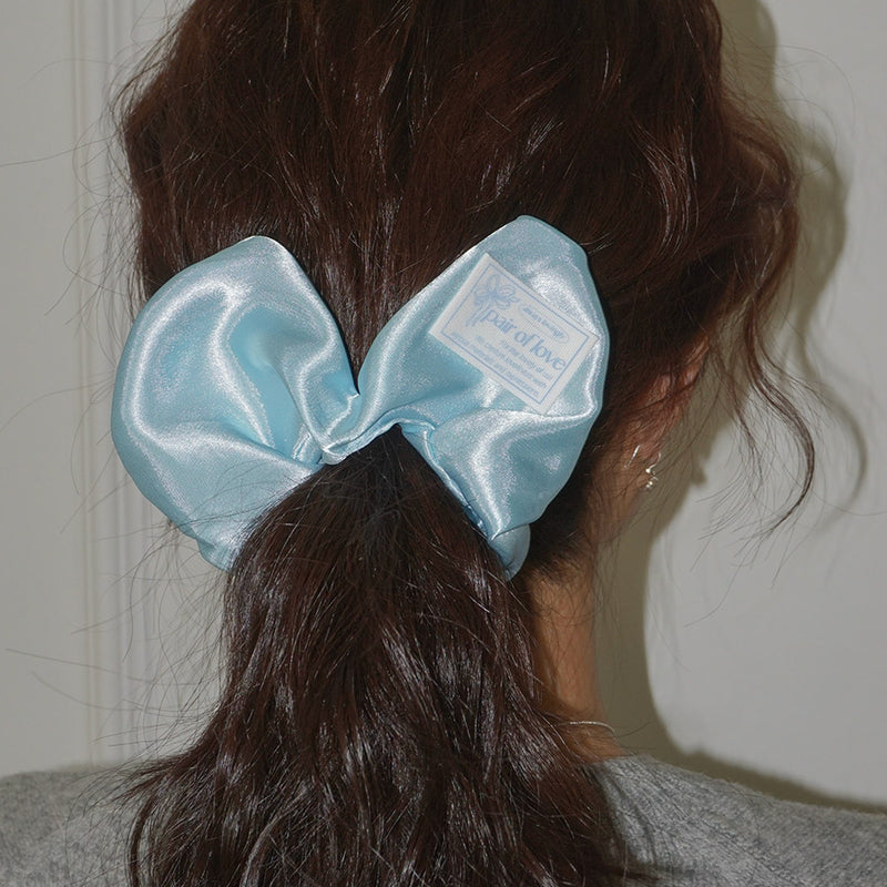 SATIN HEART SCRUNCHIE