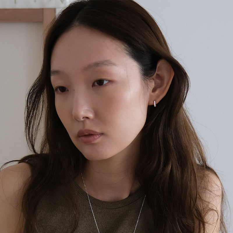 Piccola line earring