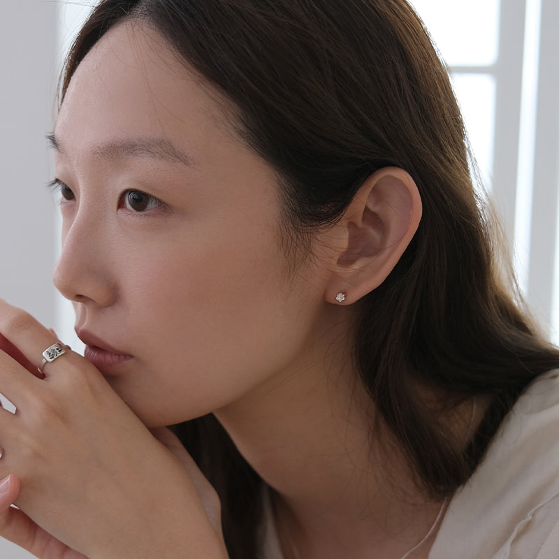 Popcorn flower mini earring