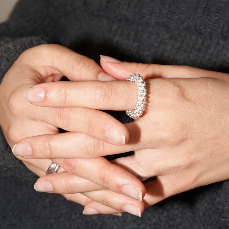 [会社員『クニ』着用] Sultana bunch ring