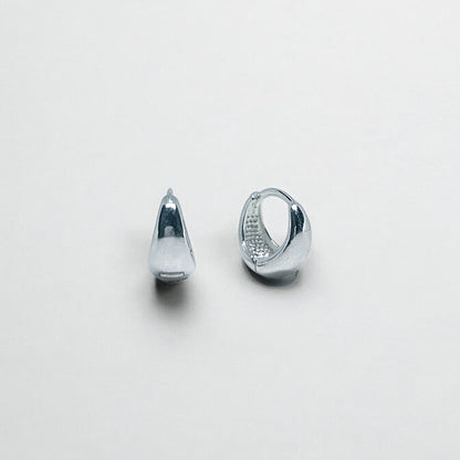 Simple onetouch earring