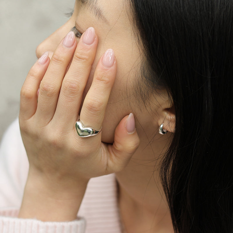 Modern heart ring