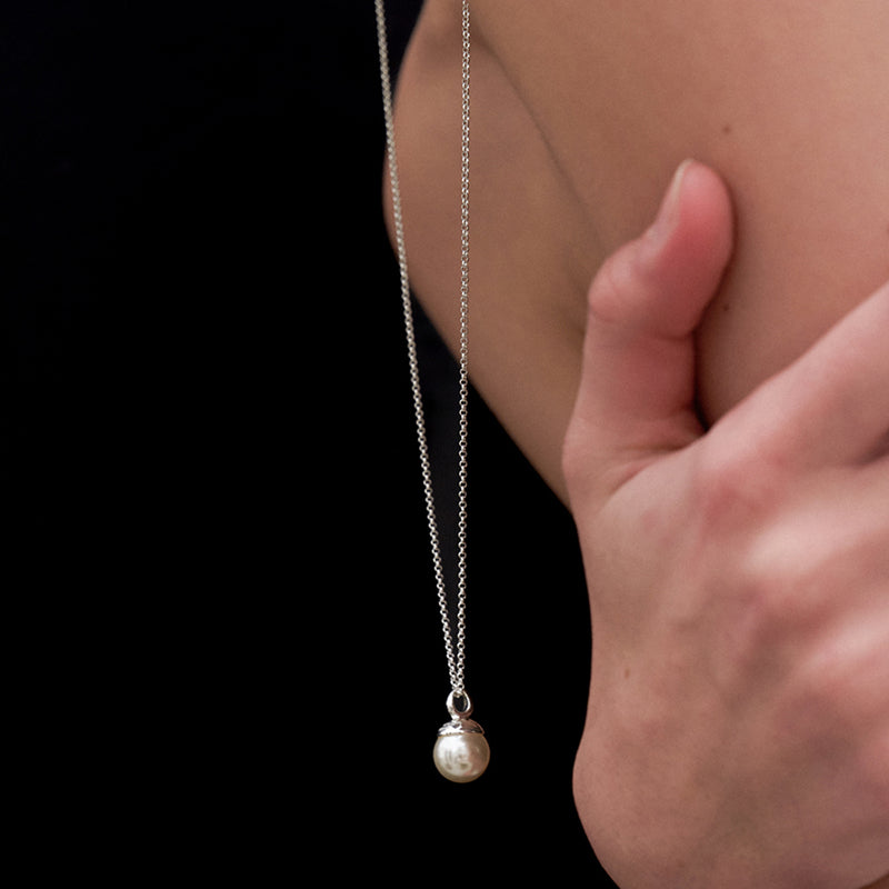 cap pearl necklace - silver