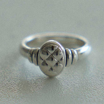 oval cushion ring