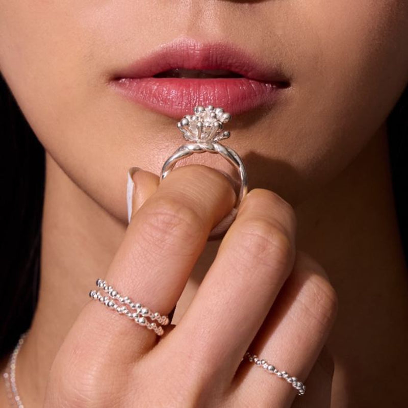 Sultana vine ring