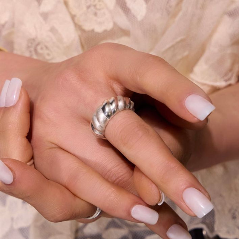 [YouTuber「友情」着用]Sultana Curl ring