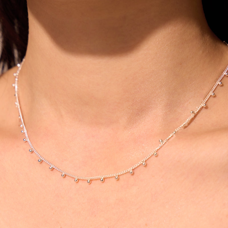 Dot line necklace