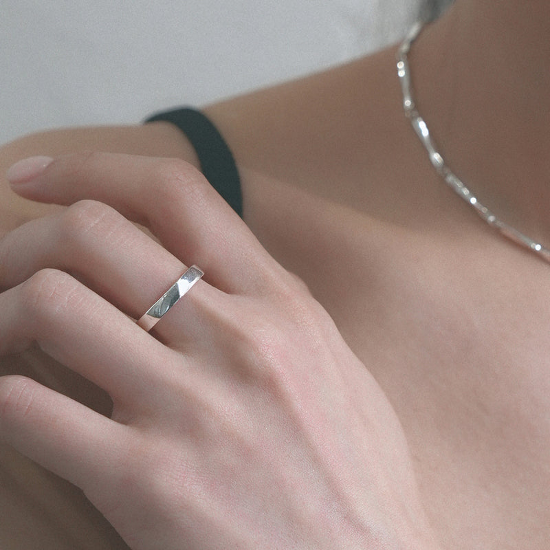 swan ring