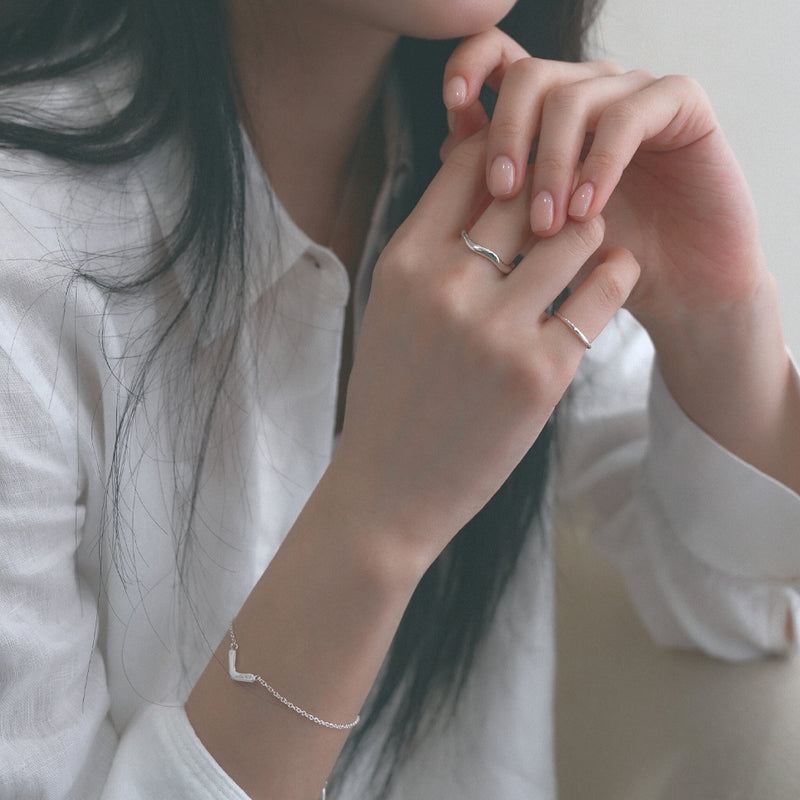 loVe chain bracelet