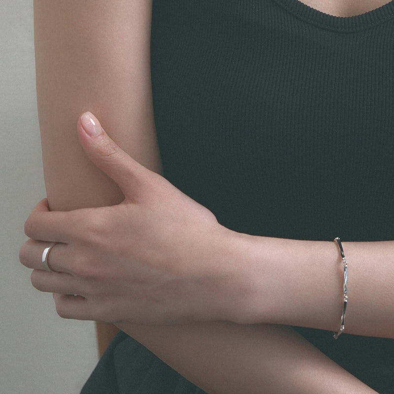 embrace link bracelet
