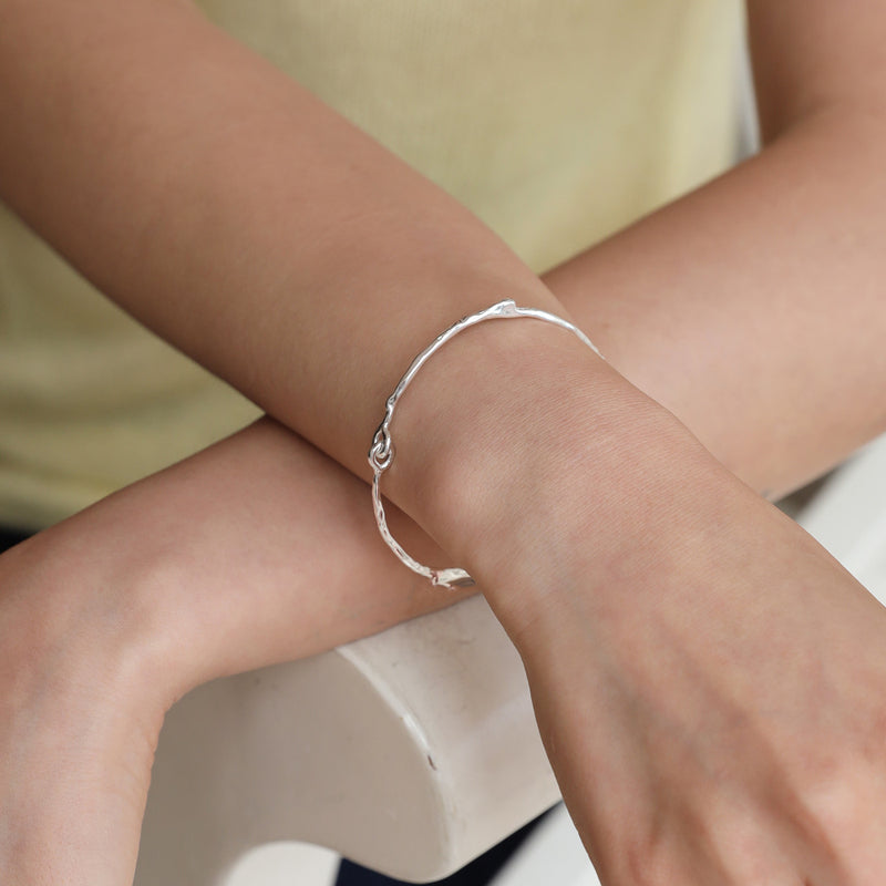 Vine connected bracelet