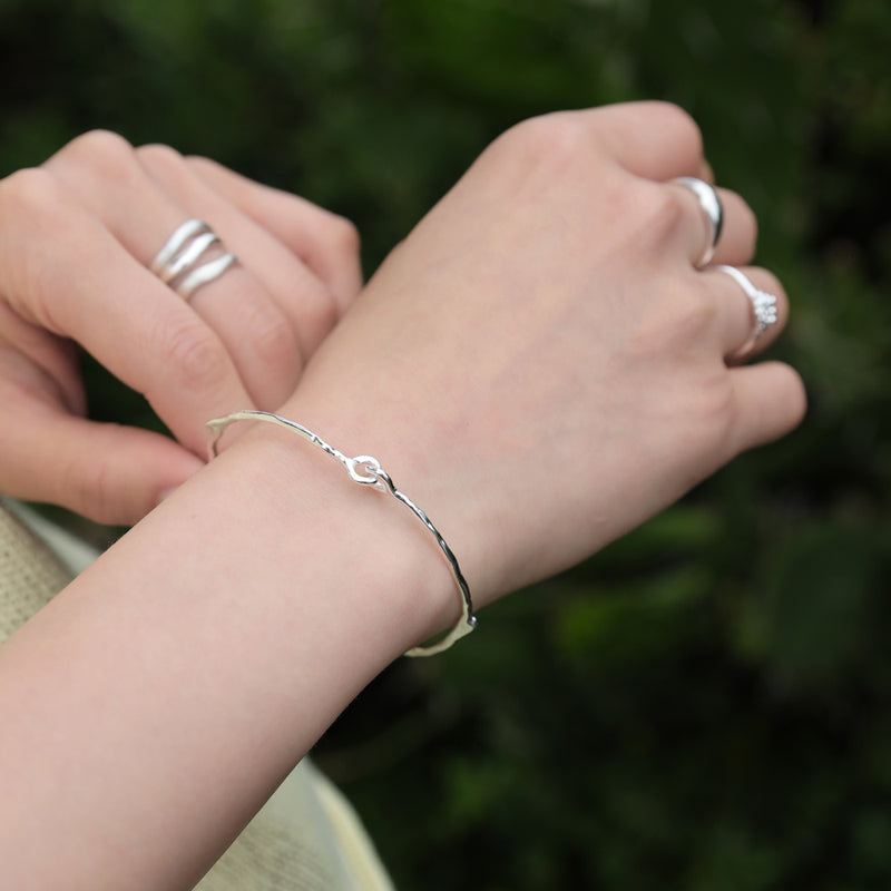 Vine connected bracelet