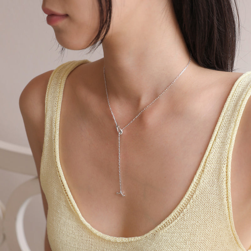 Uneven loop necklace