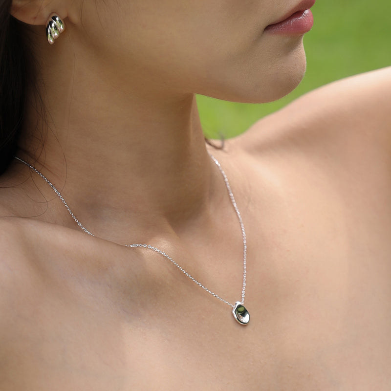 Mellow stone necklace