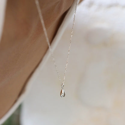 Dew drop necklace