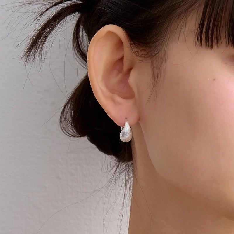 マットドロップピアス