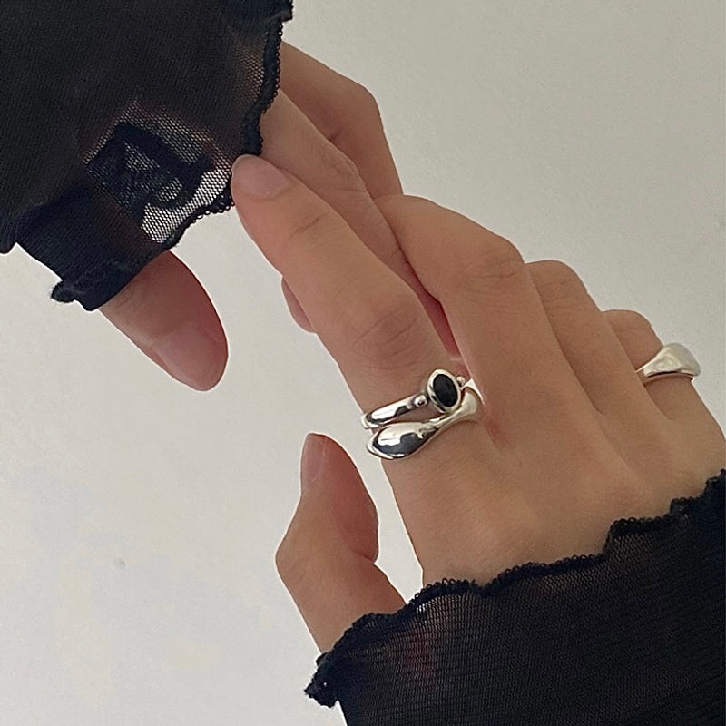Oval onyx ring