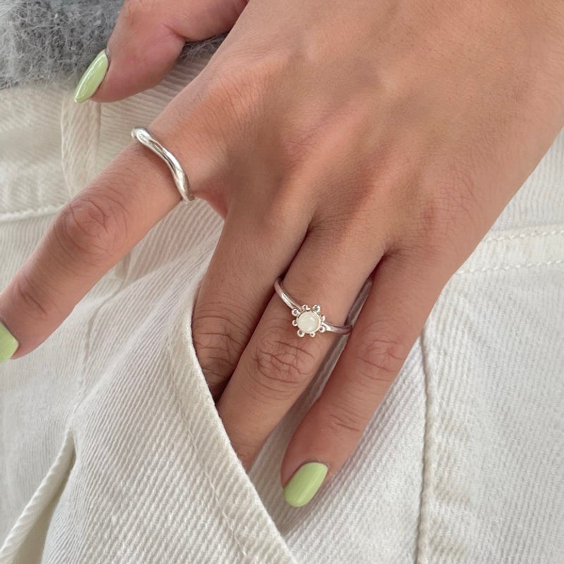 Moonstone Flower Ring (Sterling Silver)