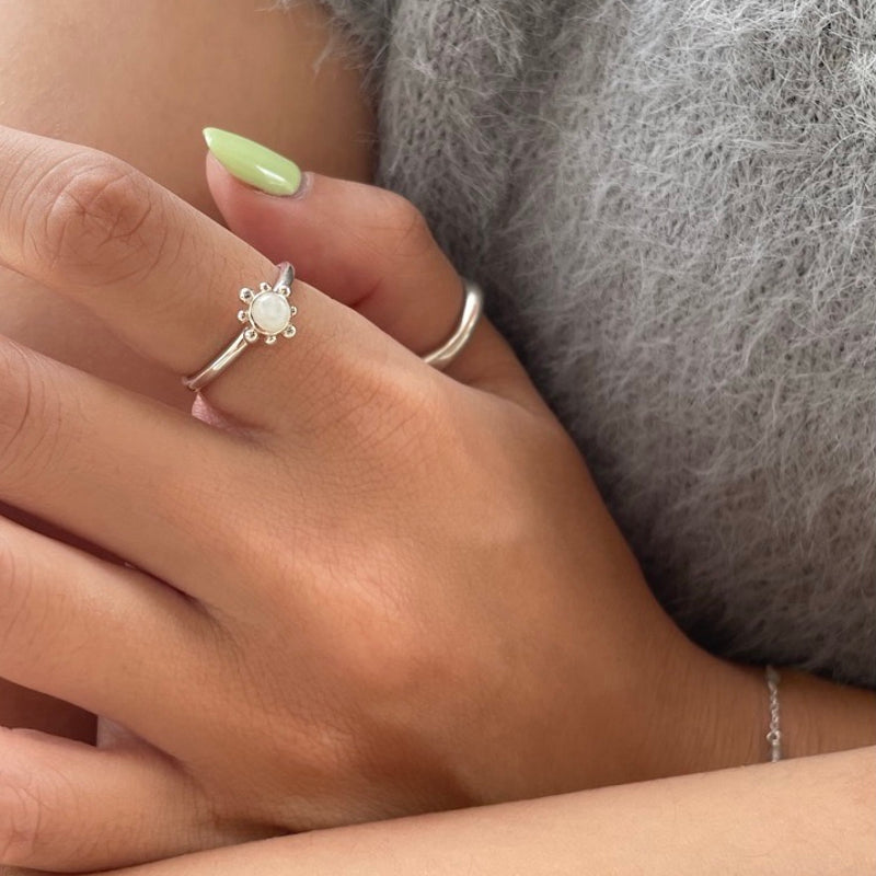 Moonstone Flower Ring (Sterling Silver)