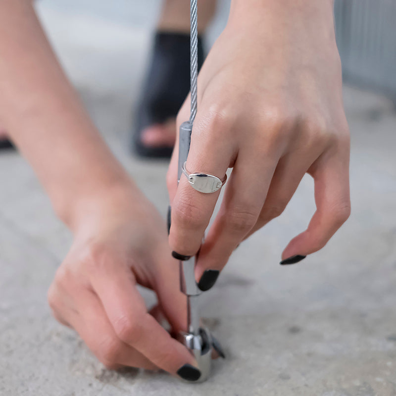 OVAL TIED RING
